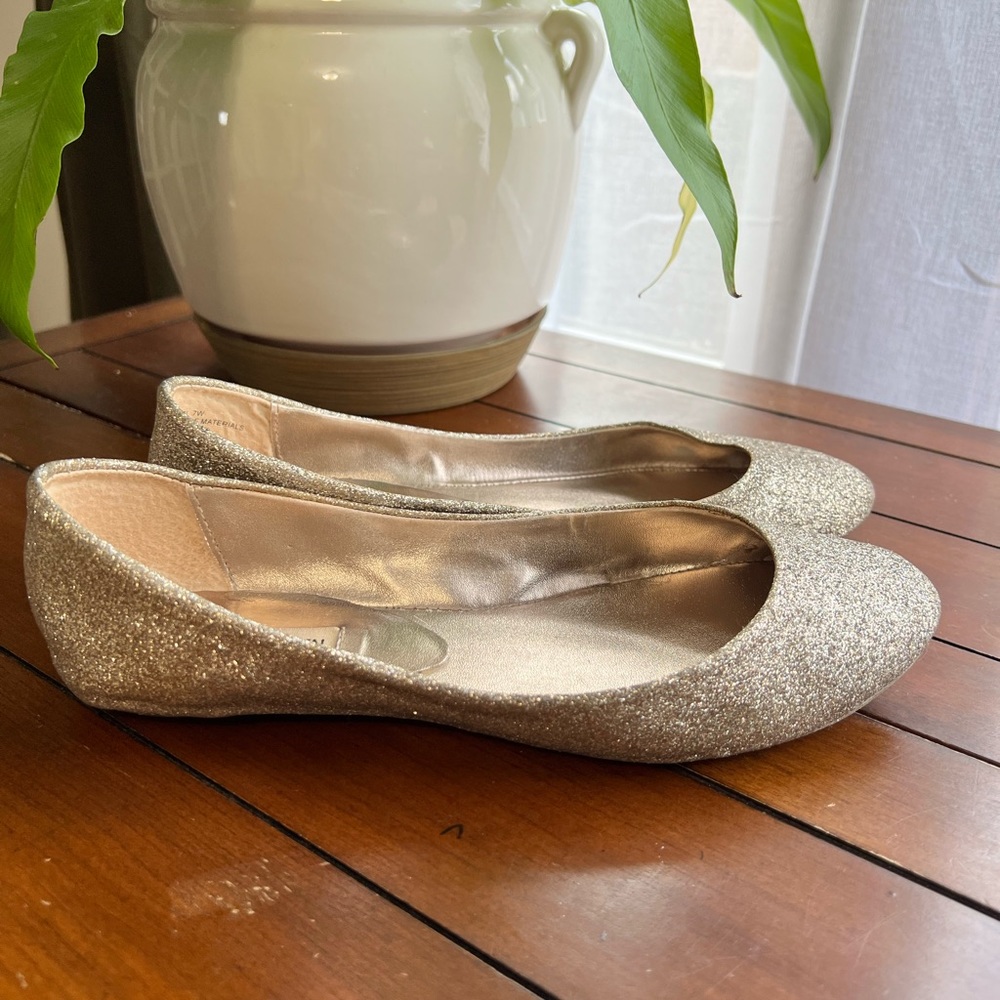 Steve Madden Gold Glitter Flats Size 7W